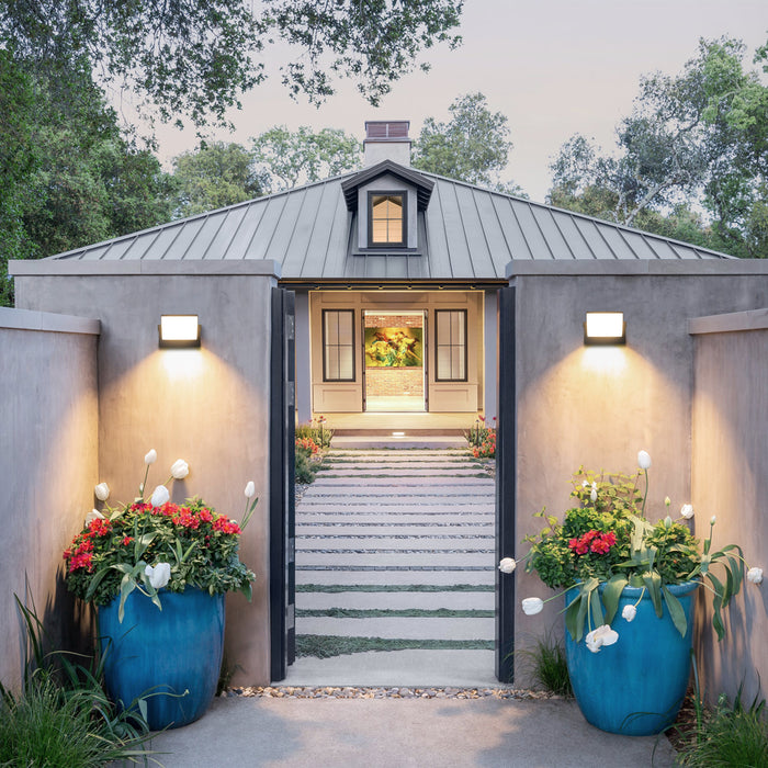 Black Aluminum LED Indoor Outdoor Wall Light with Rotatable Light Direction