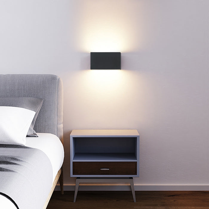 Black Aluminum LED Outdoor Wall Light