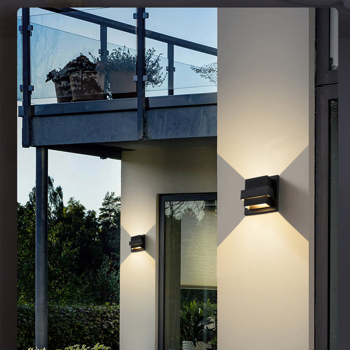 Matte Black Aluminum LED Wall Light